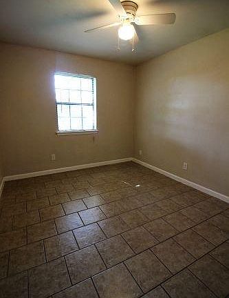 4th image of 1606 Mossglenn Cir