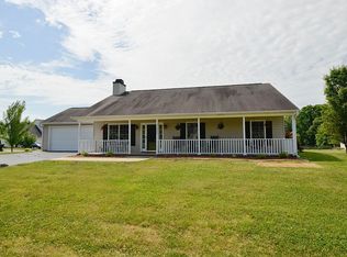 6405 Hampton Knoll Road, Clemmons, NC 27012