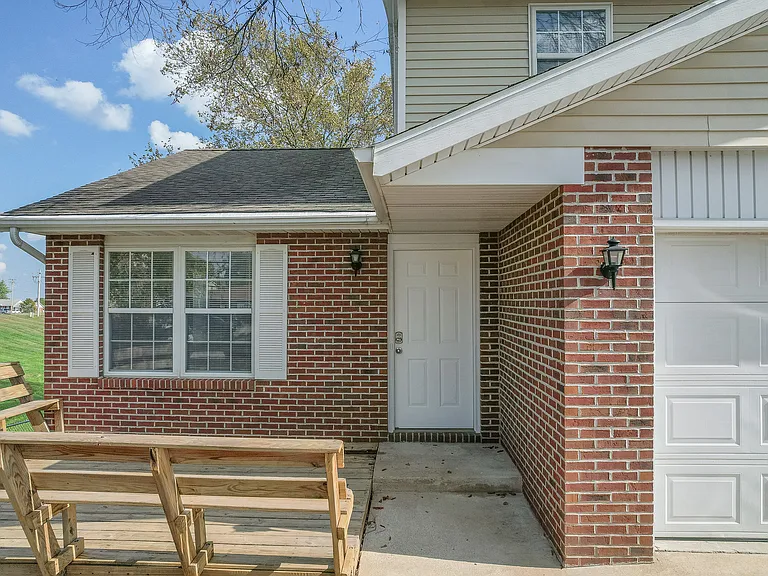 325 S Summit Dr #A — Photo 5