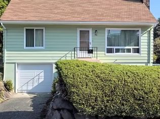 302 NW 83rd St, Seattle, WA 98117
