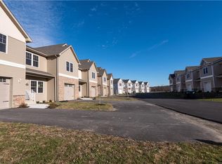 12 Red Oak Ct, Middletown, NY 10941