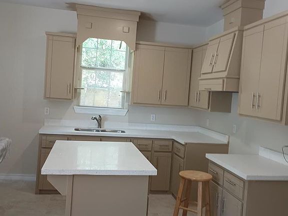 4th image of 1543 Roosevelt St