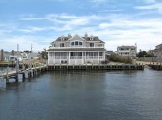 6 Edgewater Dr, Brant Beach, NJ 08008