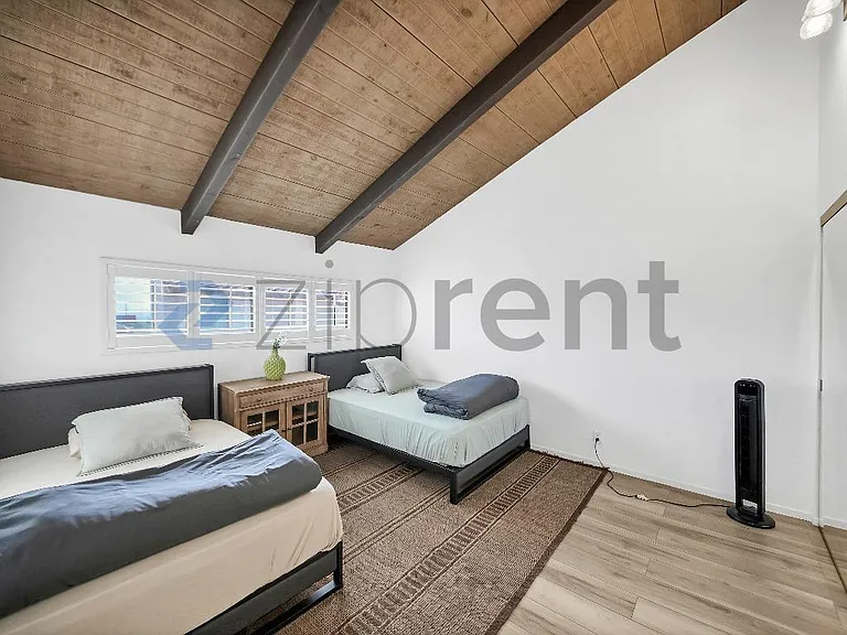 10444 Canoga Ave #40 — Photo 16