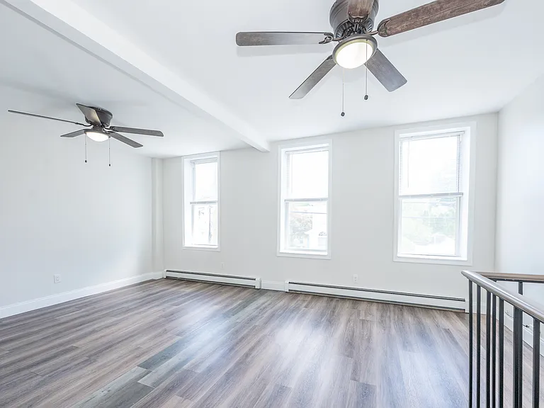 116 Lexington Ave — Photo 3