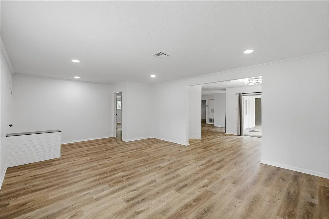 4 bed, 2172 sqft, $2,750 — Photo 3