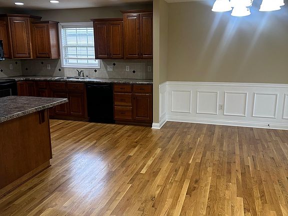 4th image of 3333 Fair Oaks Cir