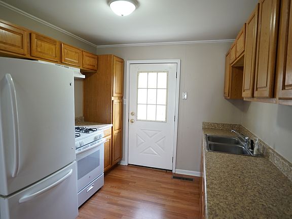 3rd image of 55 Ash St