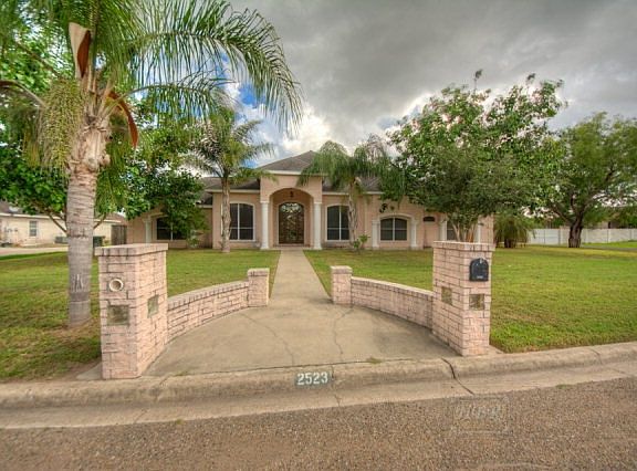 2nd image of 2523 Wildwood Dr
