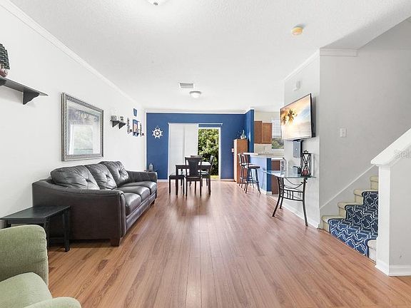 5th image of 9613 Carlsdale Dr