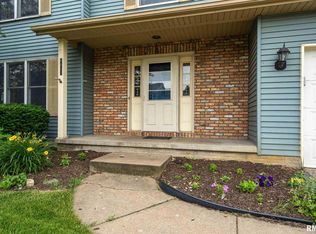1117 W 57th St, Davenport, IA 52806