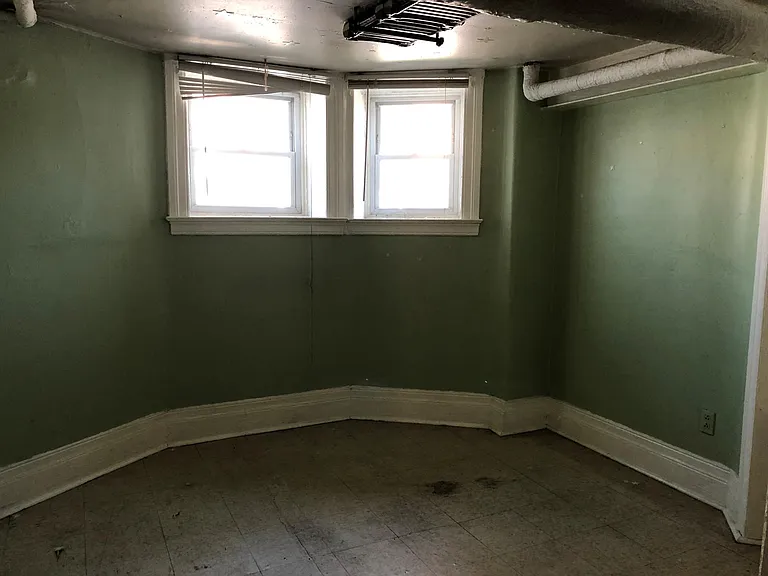 491 W Hancock St #B1 — Photo 3