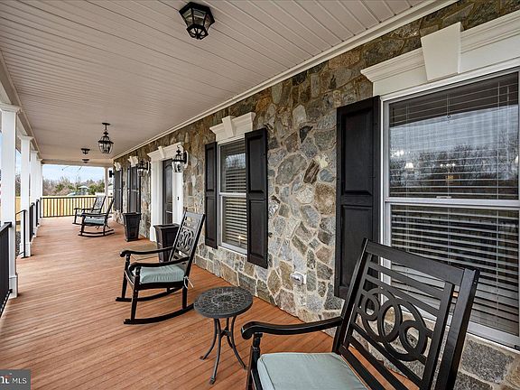 2nd image of 978 Old Charles Town Rd