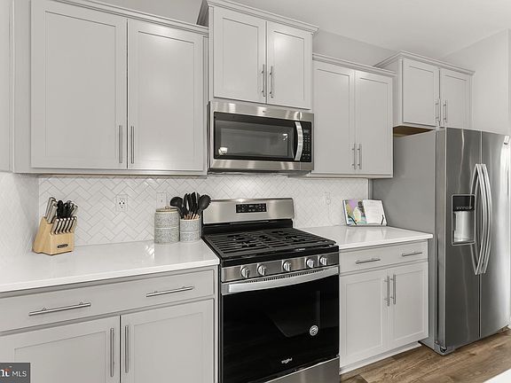 3rd image of 2707 Princess Victoria Way