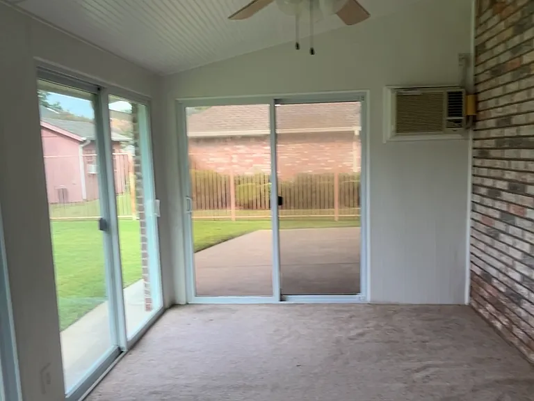 8226 Meadowside Dr — Photo 17