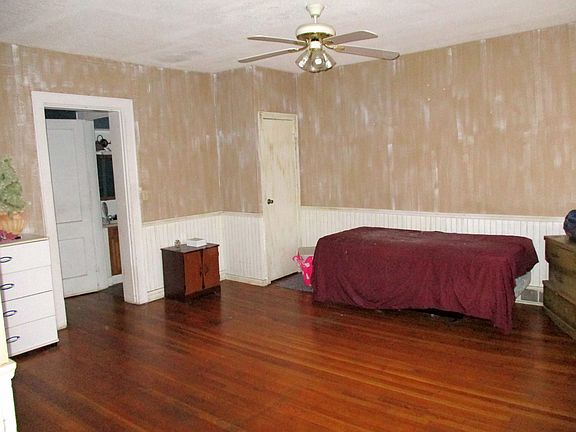 4th image of 407 W Water St