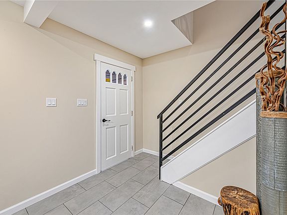 4th image of 417 Sewickley St
