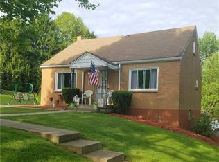 215 Orchard Ln, Butler, PA 16001