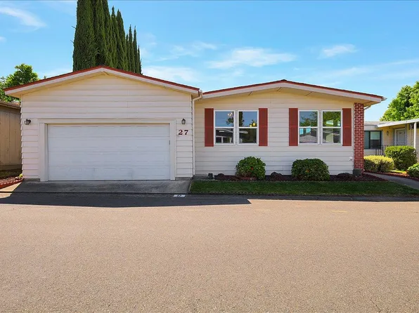 27 Hancock Dr, Roseville, CA 95678