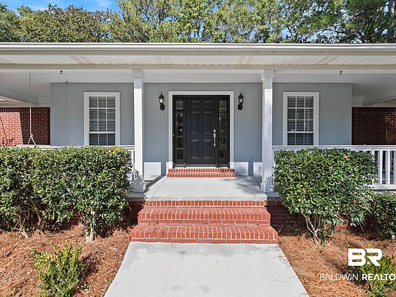 3rd image of 104 Clay Cir