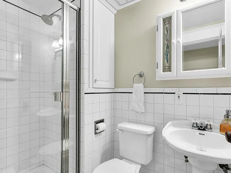 702 W Indiana Ave — Photo 15