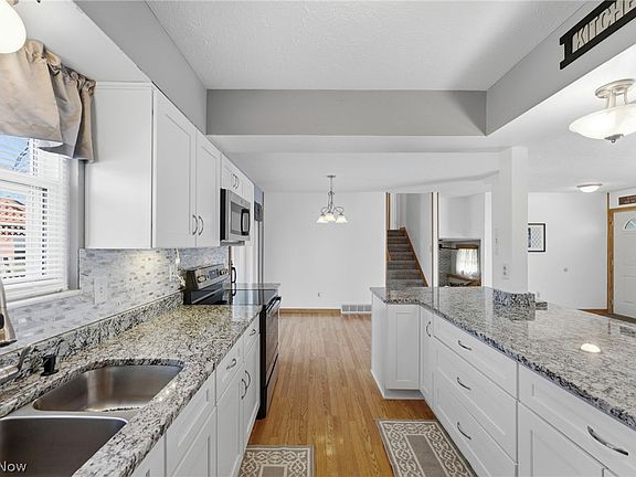 5th image of 7127 Lake Shore Blvd