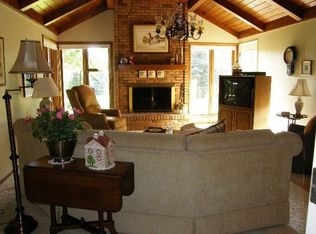 1855 Greenbriar Dr, Rochester Hills, MI 48306