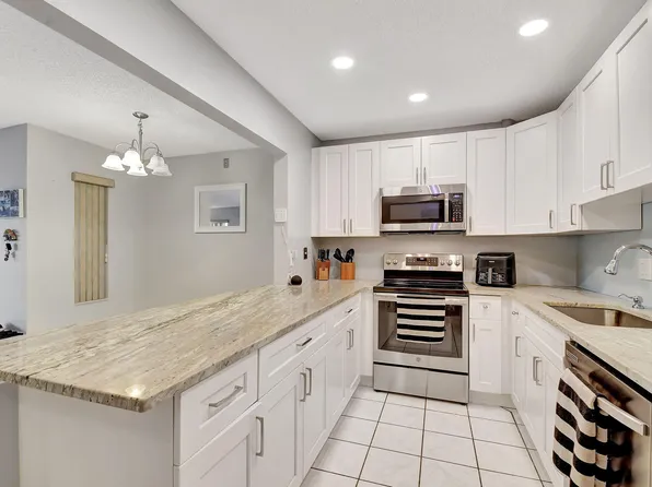 713 Sunny Pine Way #F2, Greenacres, FL 33415