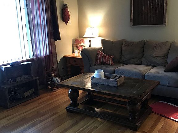 4th image of 55435 Barksdale St