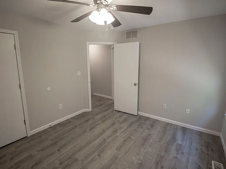 1405 Greensboro Dr — Photo 26