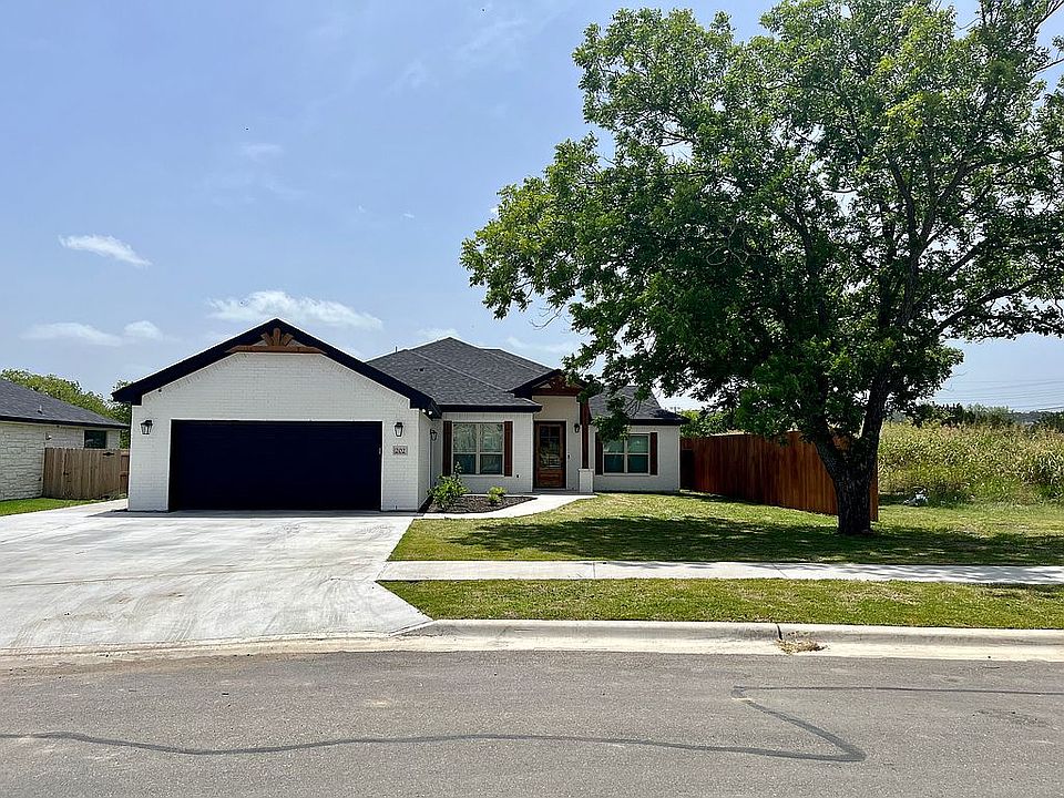 1st image of 202 Pecan Meadow Ln