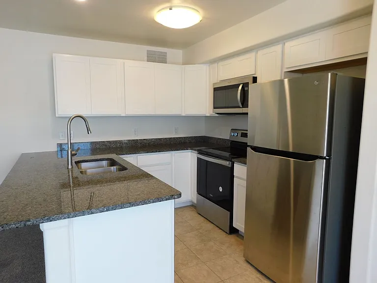 654 Trinity Way #C — Photo 5