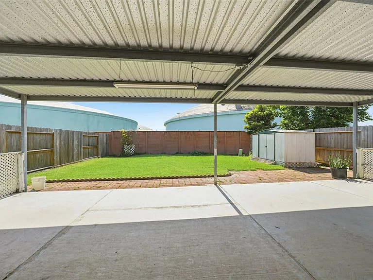 7027 Waveland Dr — Photo 30