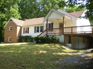 220 W Spencer Rd, Hurt, VA 24563