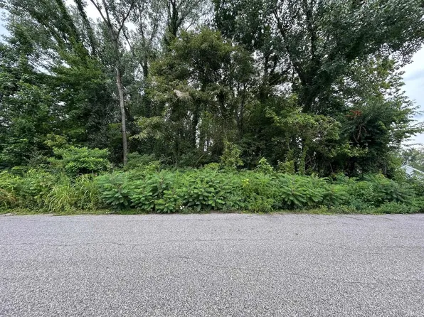 6688 Boston Dr, Newburgh, IN 47630