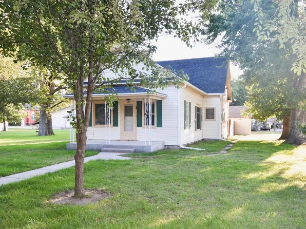 521 C St, Shelton, NE 68876