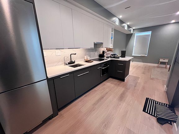 4th image of 24 S 18th St #401A