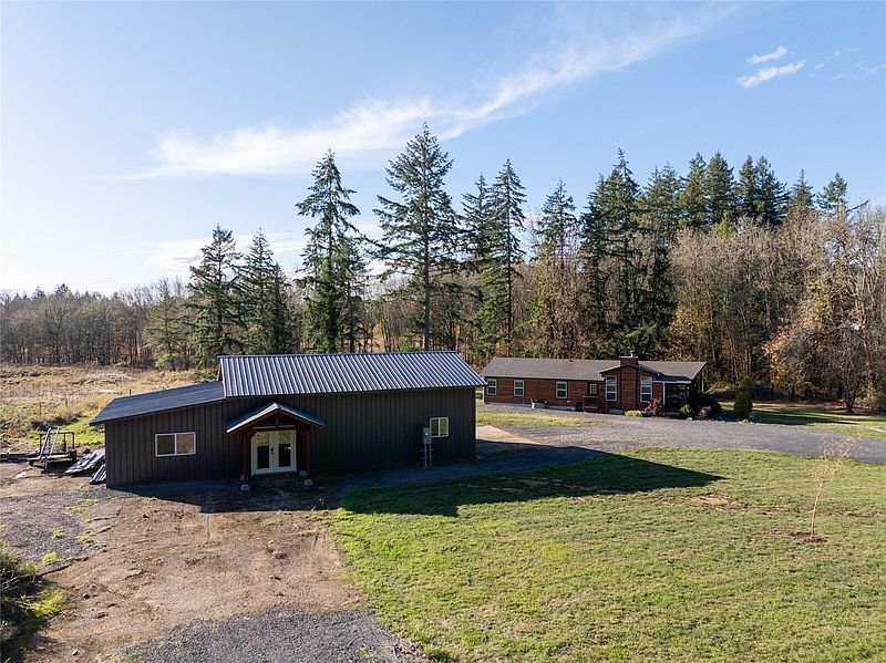 4th image of 275 McLaughlin Road