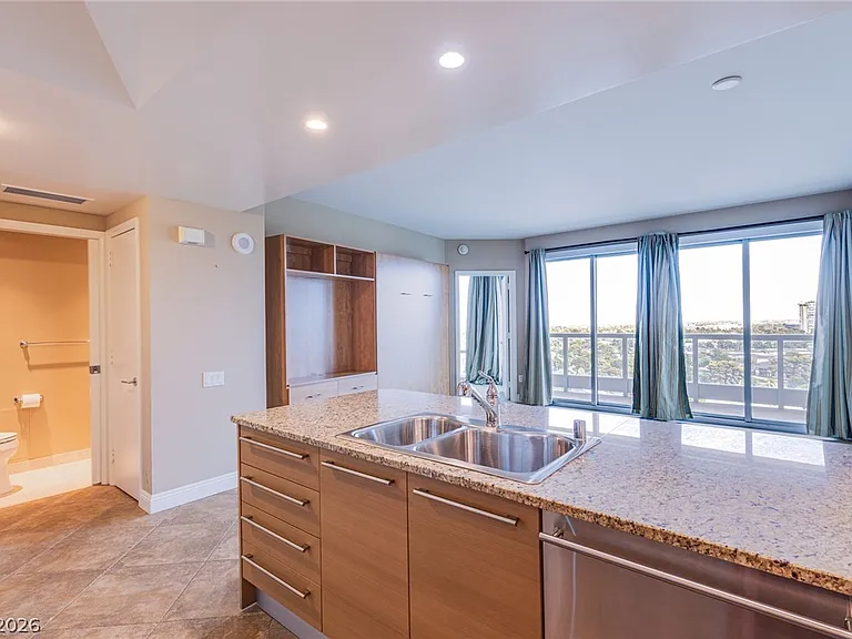 322 Karen Ave #1405 — Photo 8