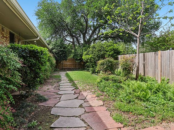 5th image of 1015 Crowley Rd
