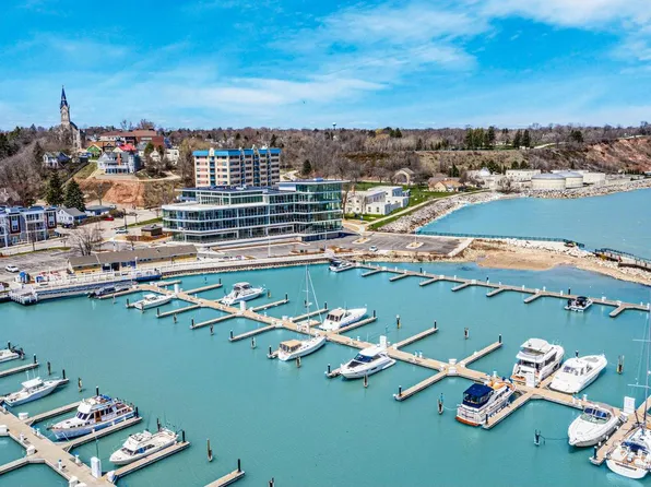 324 North Lake STREET #308, Port Washington, WI 53074