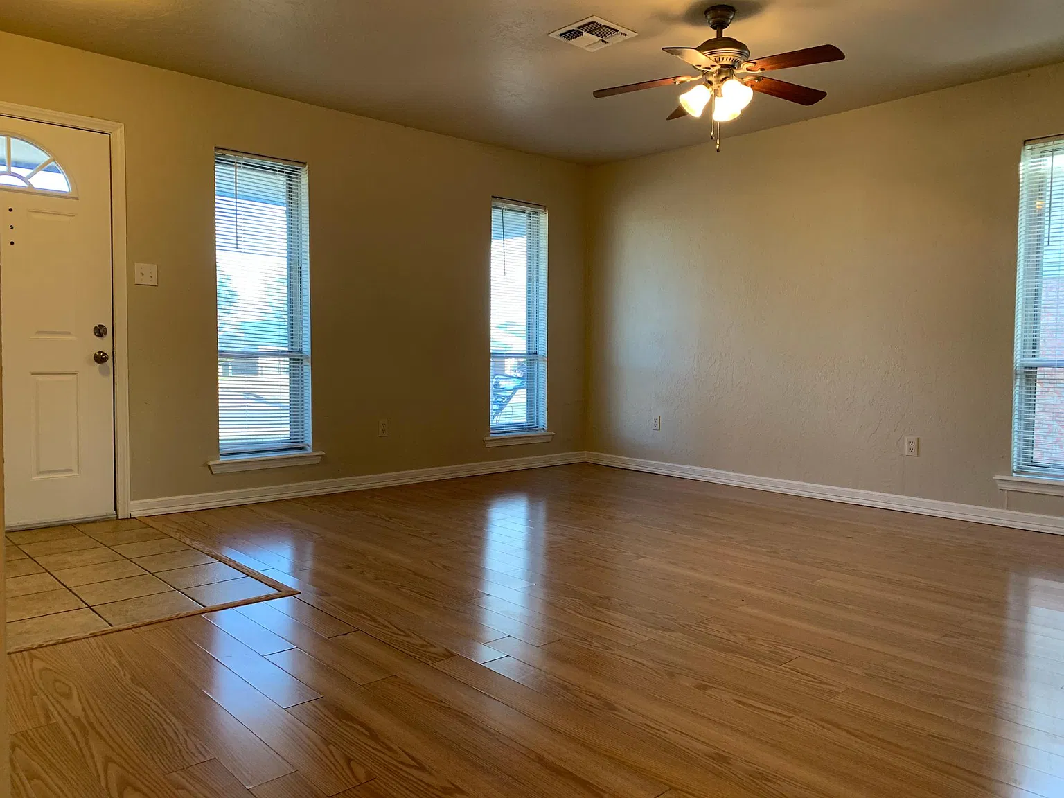 3 bed, 1700 sqft, $1,550 — Photo 2