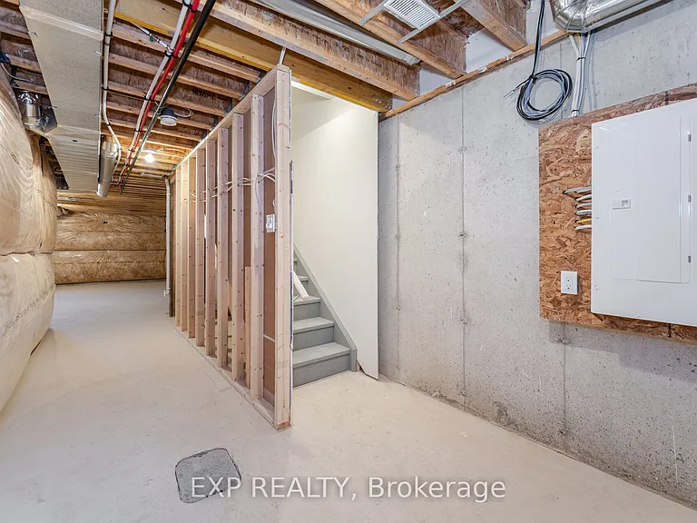70 Baker St — Photo 33