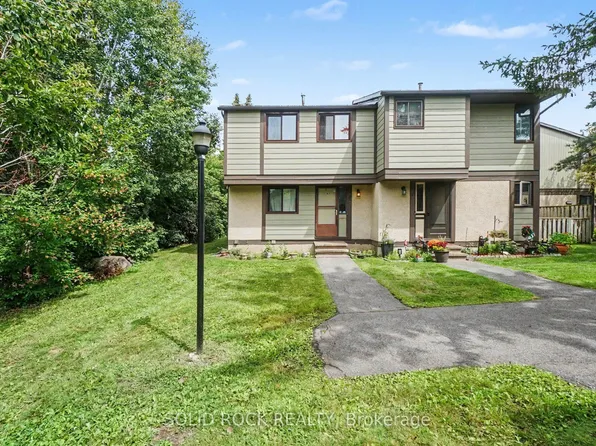 1735 Meadowbrook Rd #71, Ottawa, ON K1B 4W6