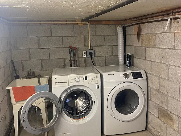 169 Westmount Ave #BASEMENT — Photo 13