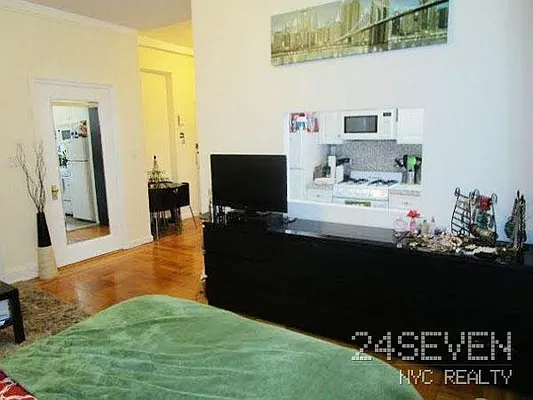 Rented by 24 7 NYC Realty Inc. | media 27