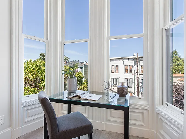 1329 S Van Ness Ave — Photo 8