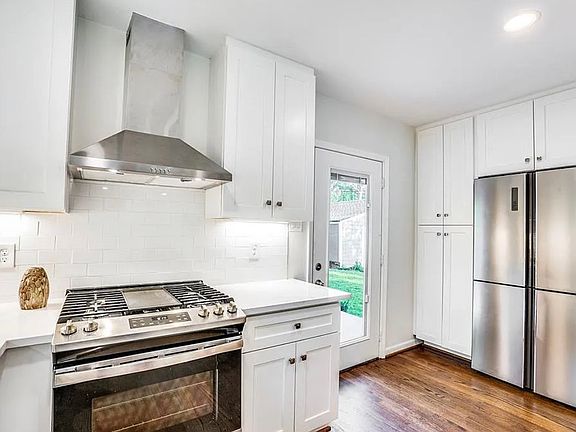 5th image of 9531 Peninsula Dr