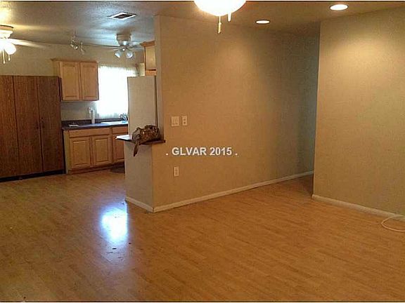 3rd image of 420 Chateau Dr