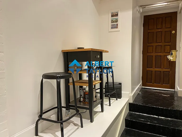 Entryway (Occupied)